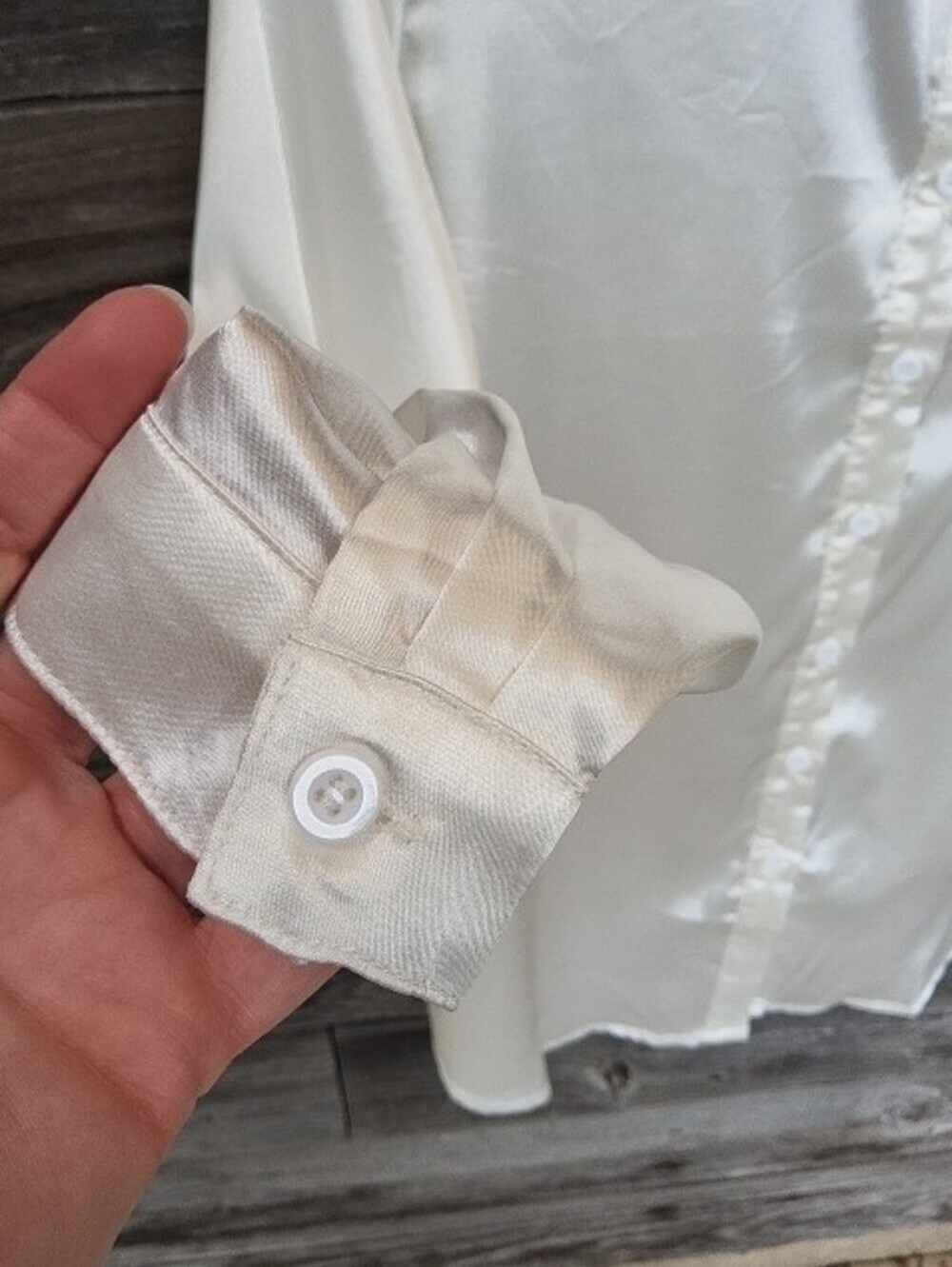 PrettyLittleThing White Satin Button-Front Blouse Size Medium - Picture 6 of 8